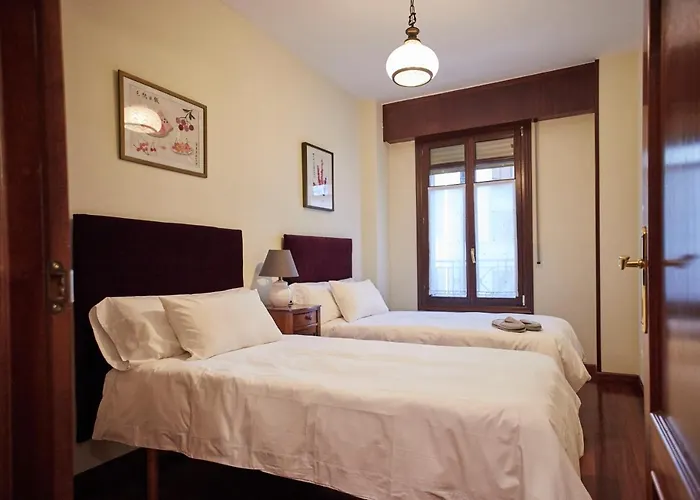 Nana In Parking En El Edificio アパート ビルバオ