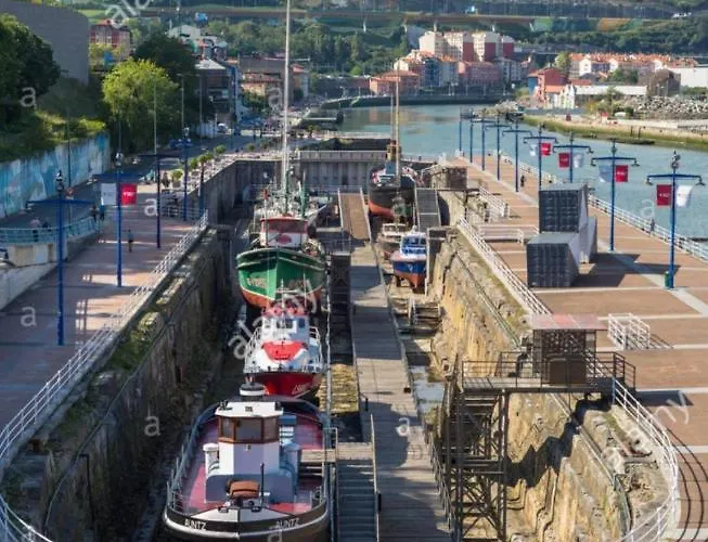 Nana In Parking En El Edificio דירה בילבאו
