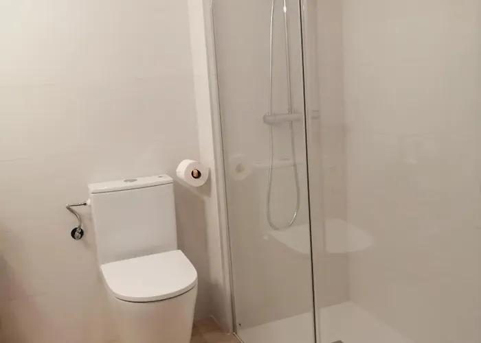 Nana In Parking En El Edificio * ビルバオ