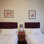 Nana In Parking En El Edificio Apartmán Bilbao