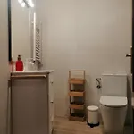 Nana In Parking En El Edificio Bilbao